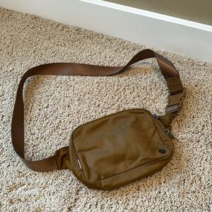 Lululemon Everywhere Belt Bag